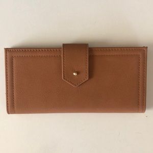 Francesca’s light brown pleather wallet